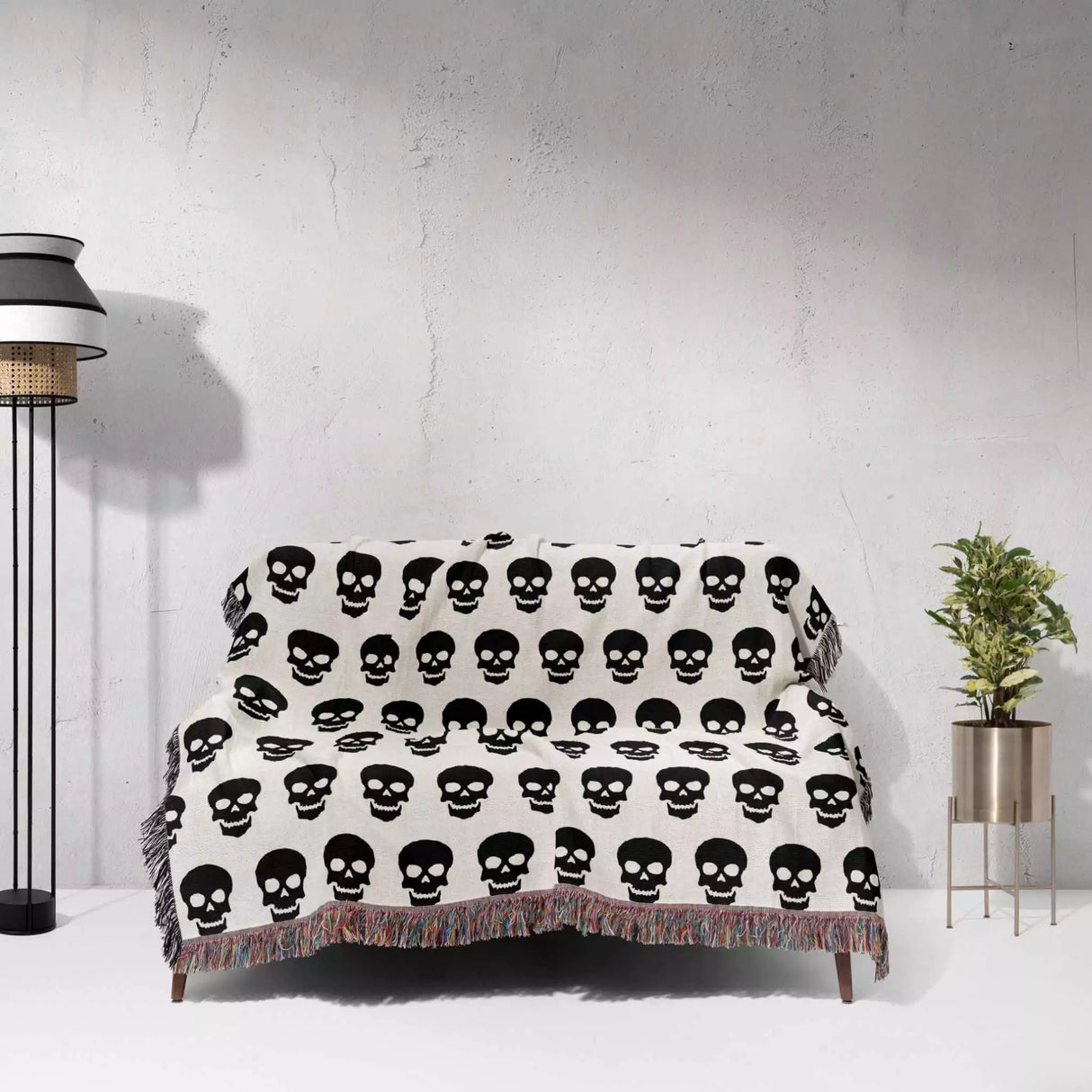 Minimalist Skull Pattern Black and White Woven Throw Blanket - DesignerOllie.com
