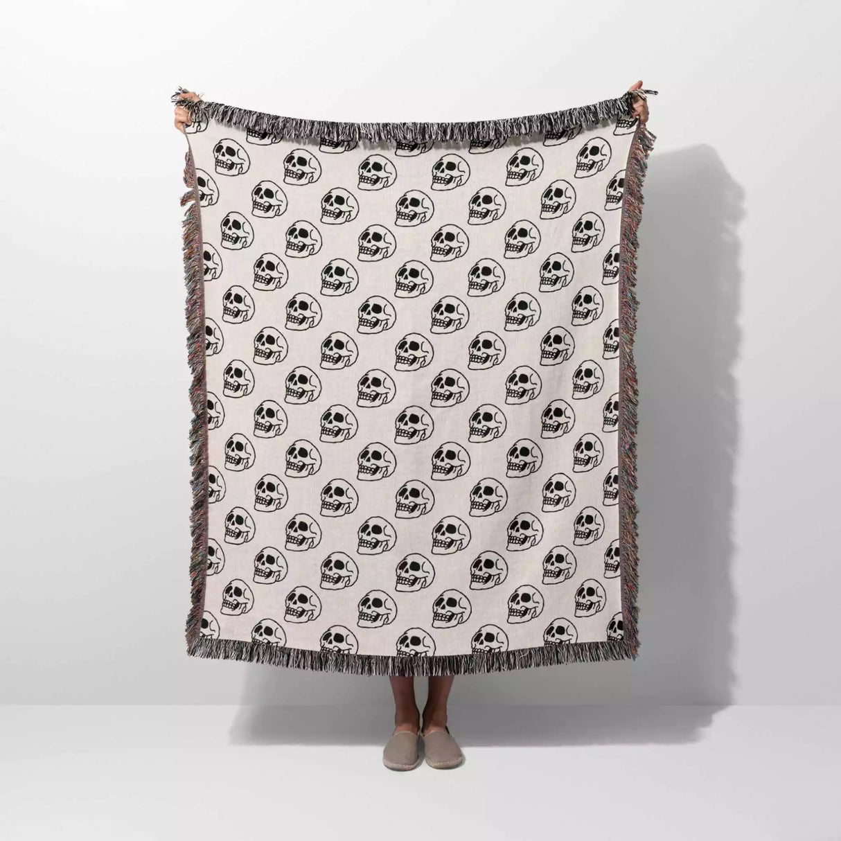 Skull Design Black and White Woven Throw Blanket and Tapestry - DesignerOllie.com