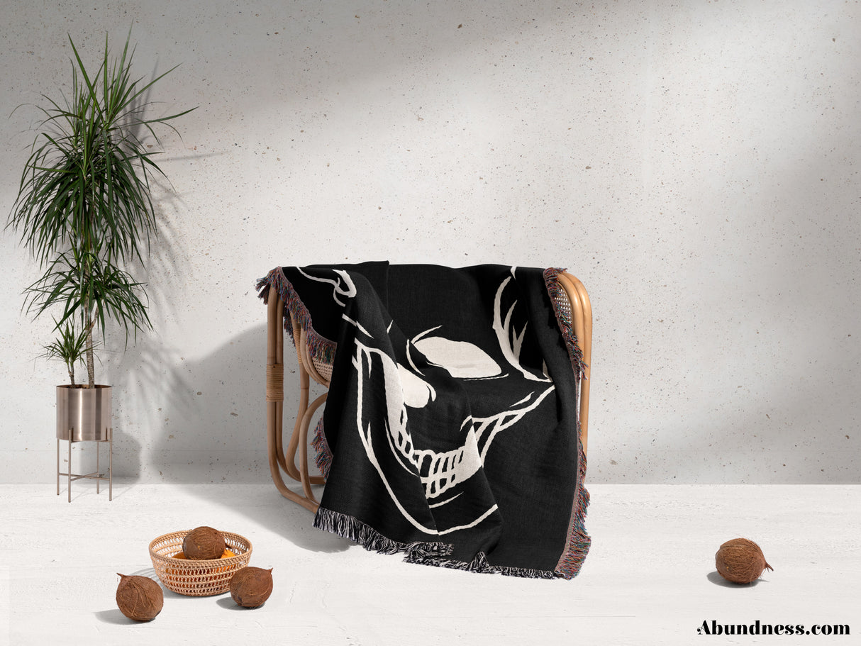 Black and White Large Skull Woven Throw Blanket